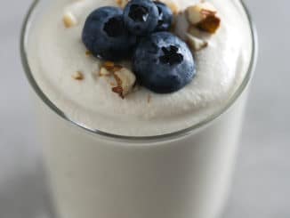 Simple-vegan-cashew-yogurt